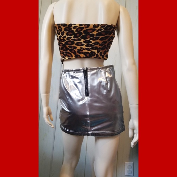 Vintage 90s BUFFALO Metallic Silver Space Age MOD PUNK GLAM PVC Mini Skirt - Picture 8 of 11